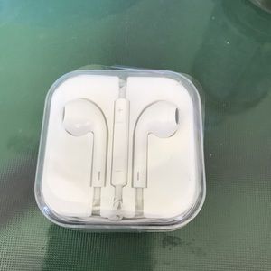 Earbuds